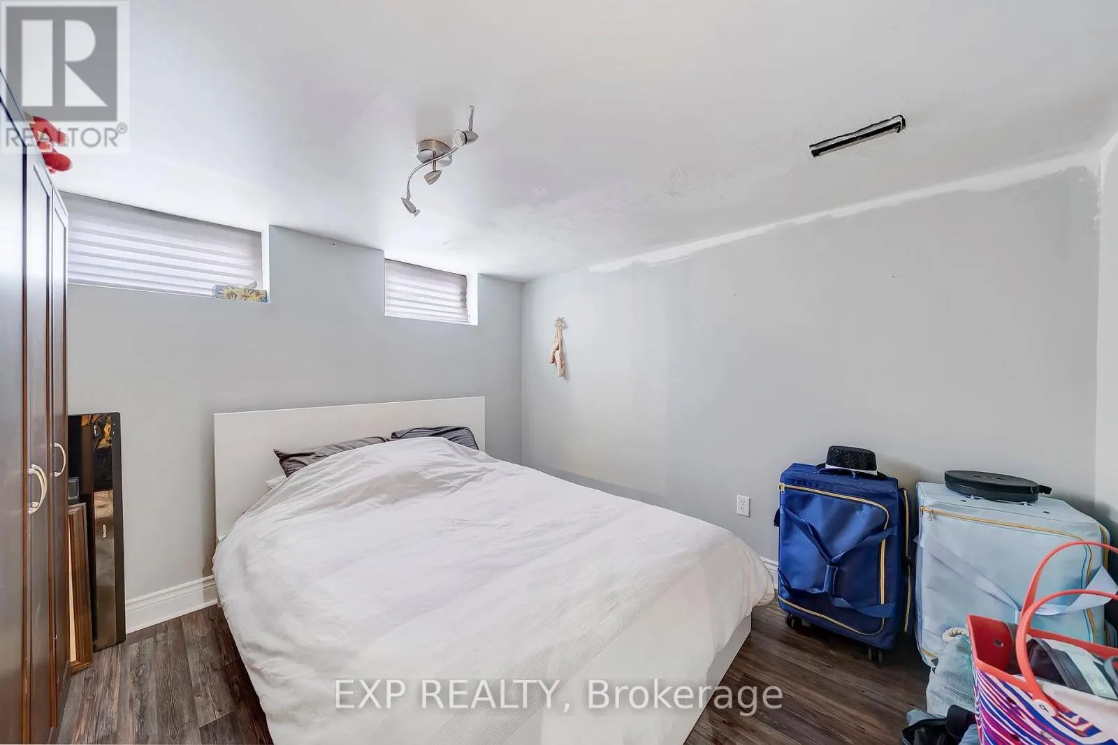 7589 WILSON CRESCENT