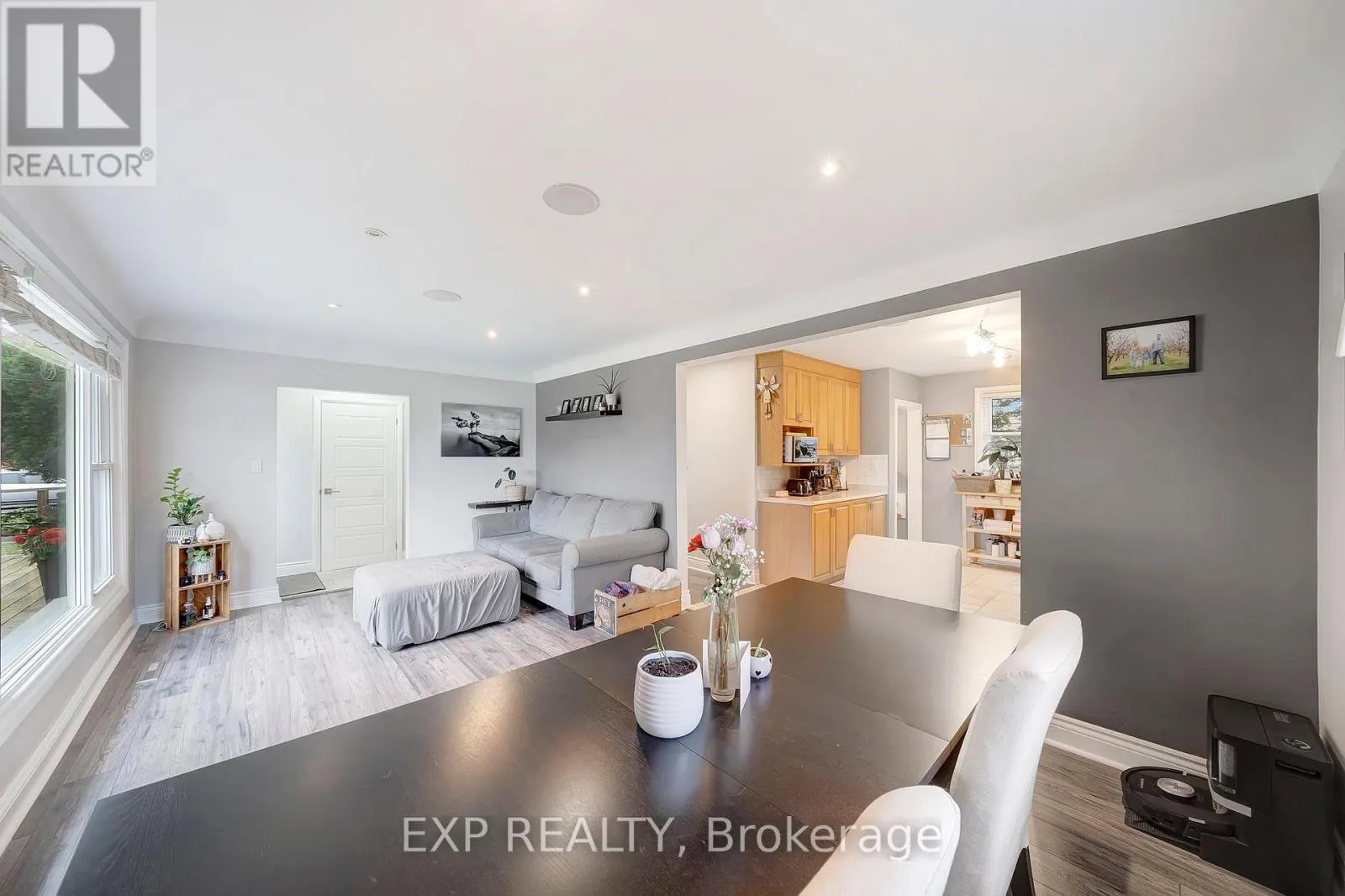7589 WILSON CRESCENT