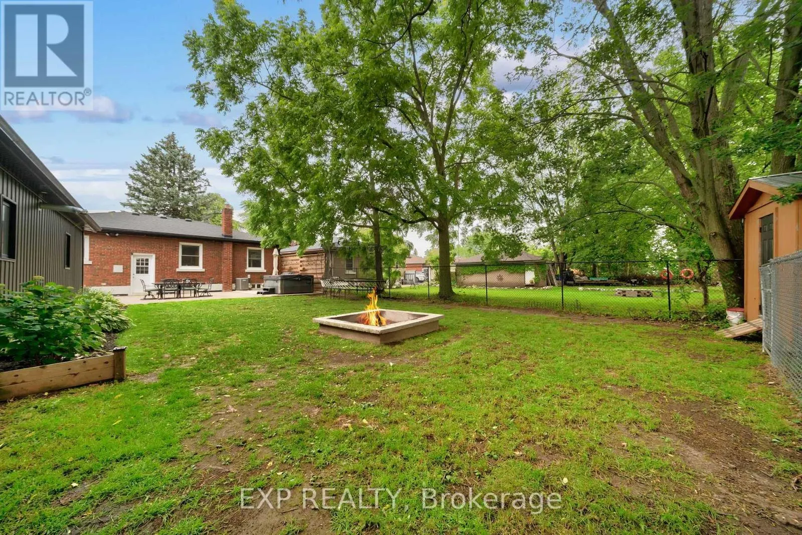 7589 WILSON CRESCENT