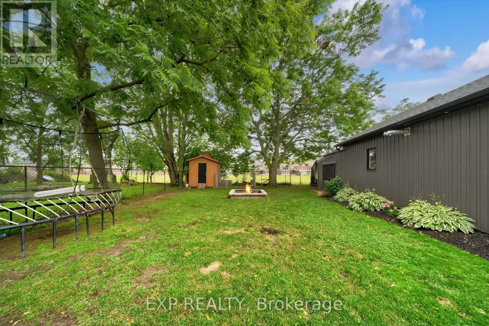 7589 WILSON CRESCENT