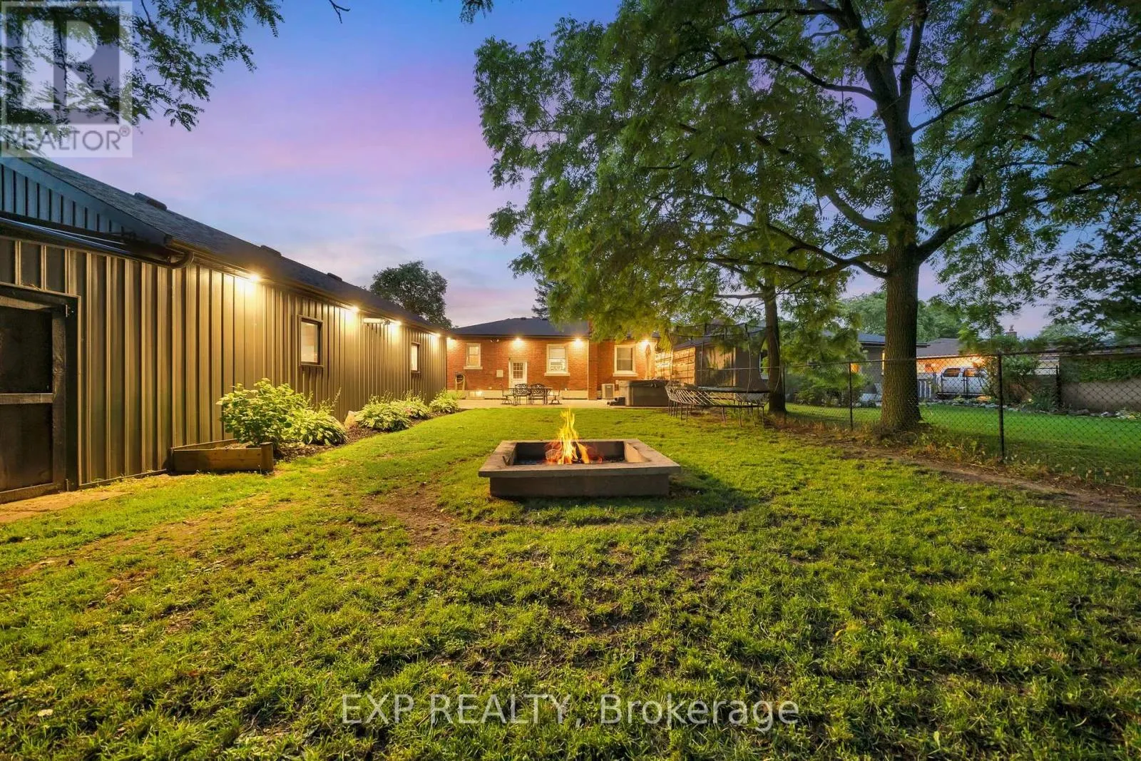 7589 WILSON CRESCENT