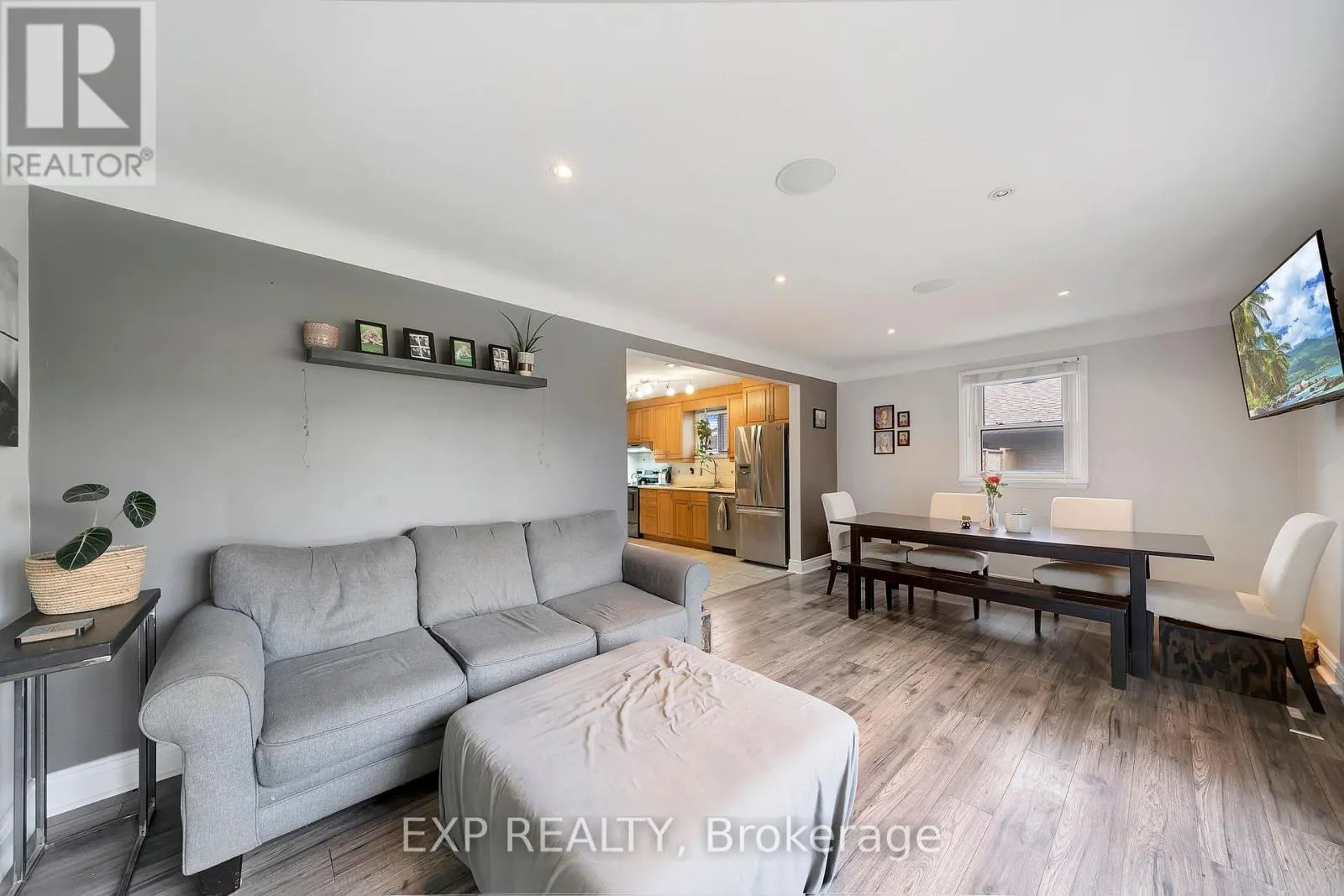 7589 WILSON CRESCENT