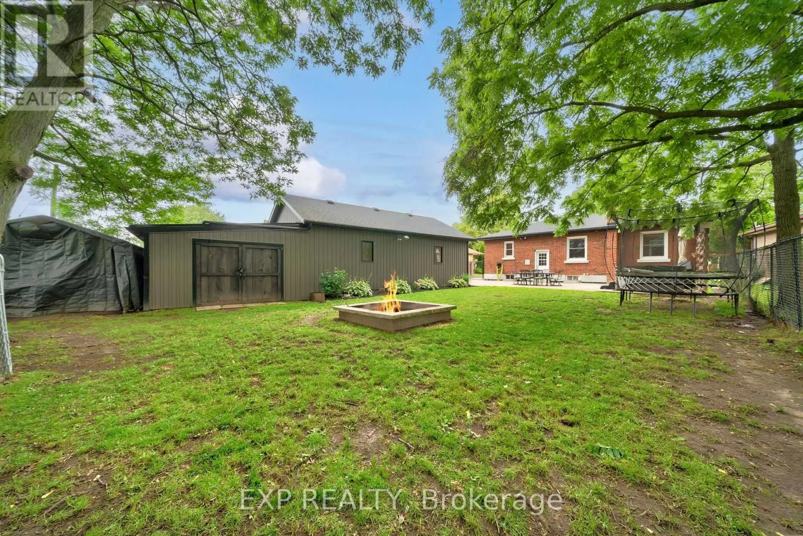7589 WILSON CRESCENT