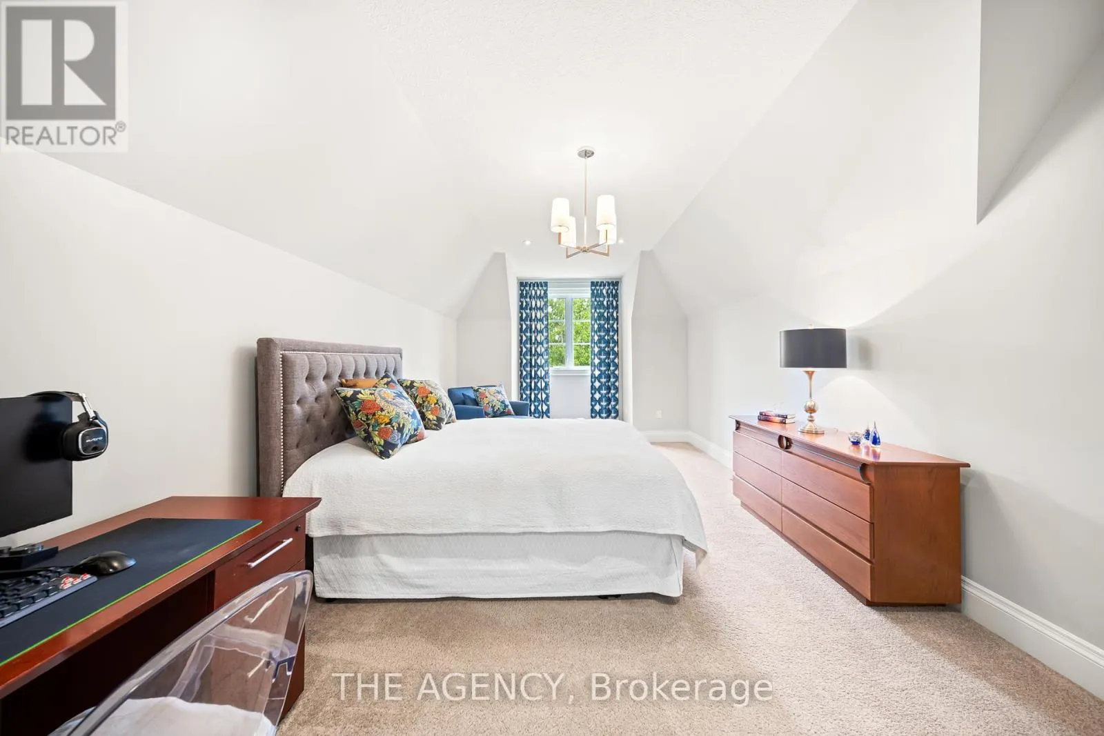 1577 GLOUCESTER ROAD