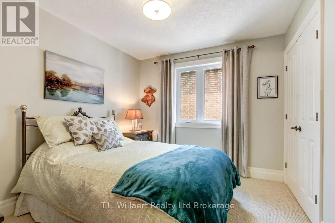 7 LYNDALE ROAD