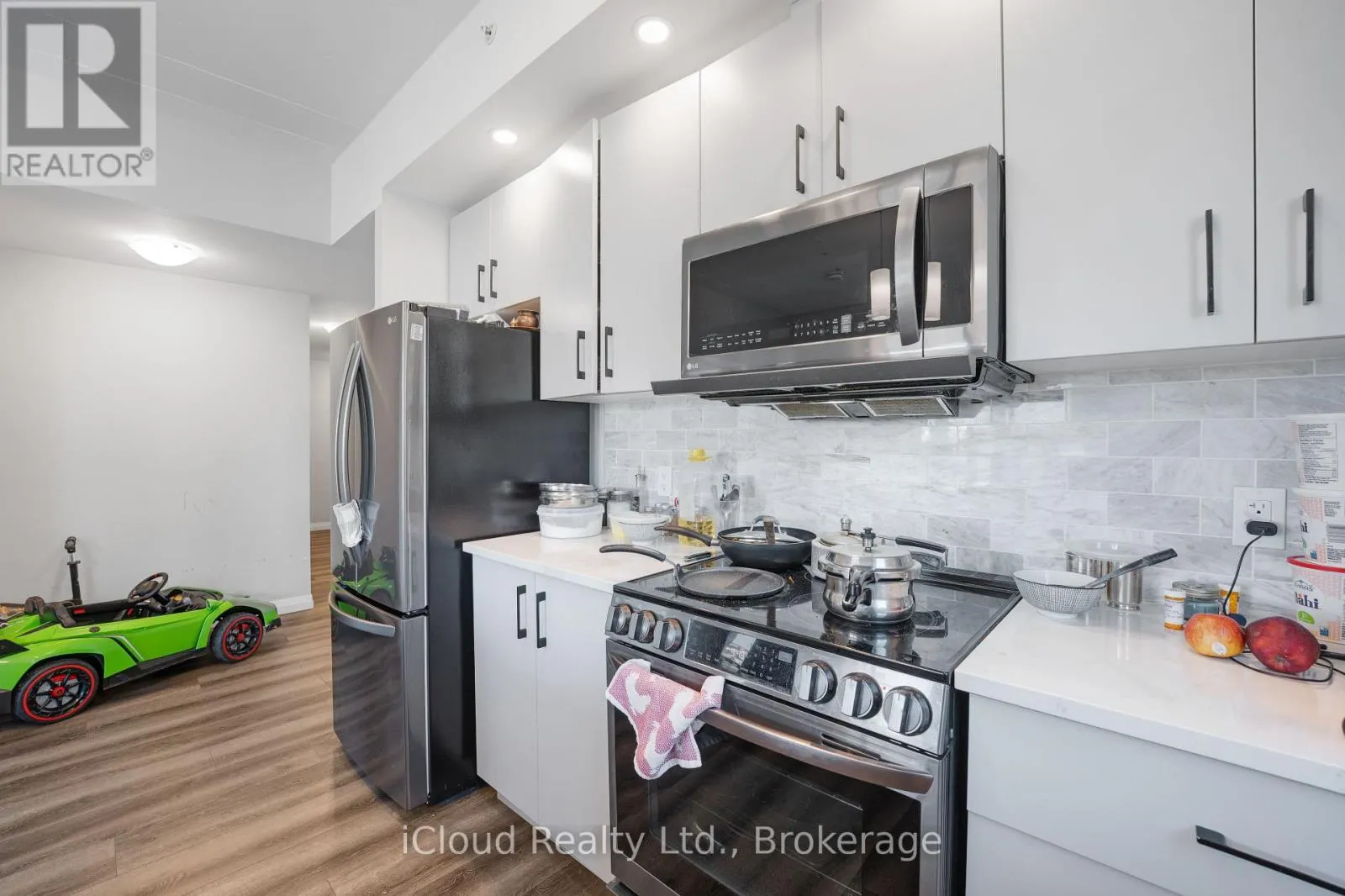 1502 - 108 GARMENT STREET SE