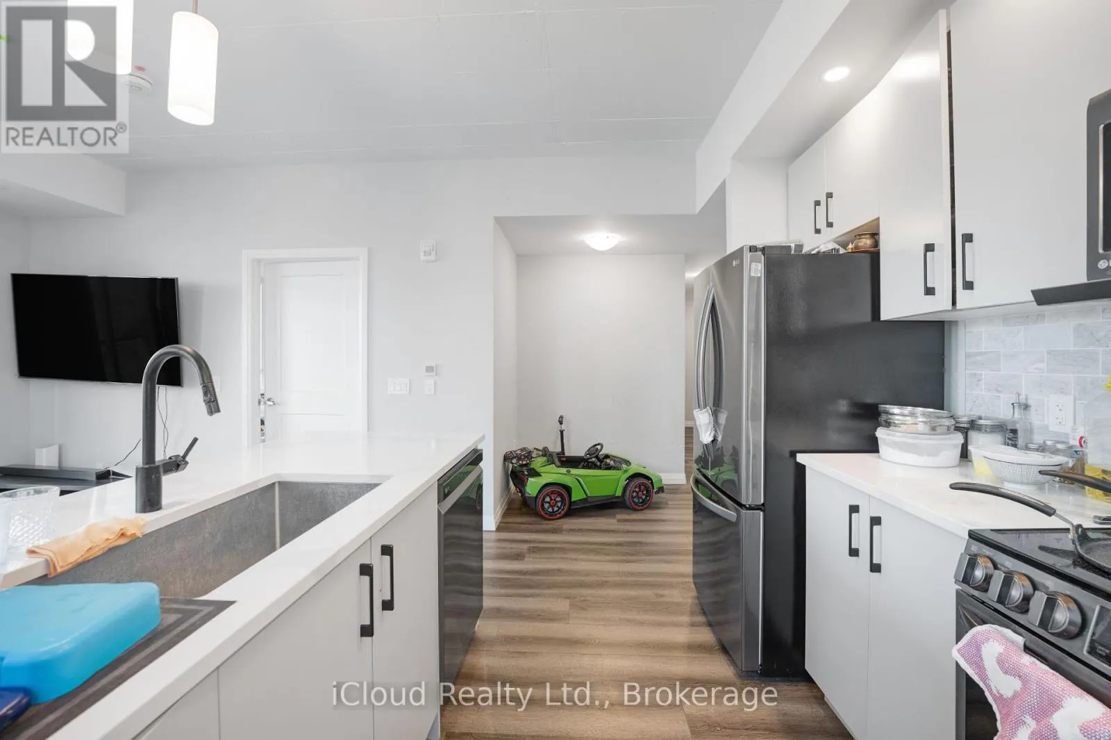 1502 - 108 GARMENT STREET SE