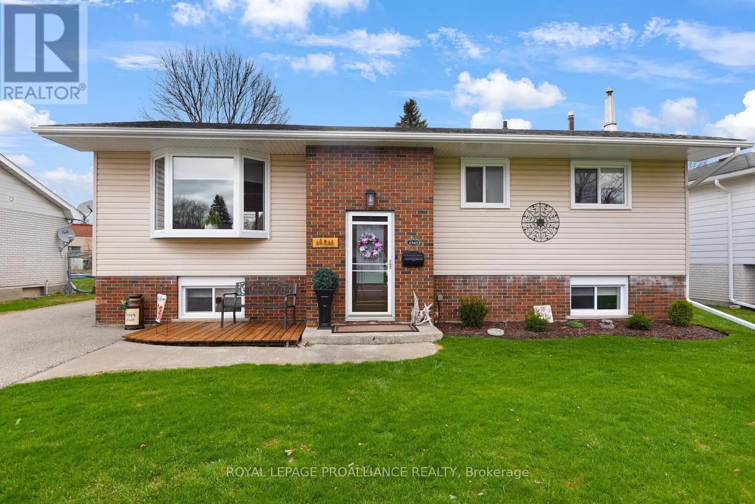 1343 BORDEN CRESCENT