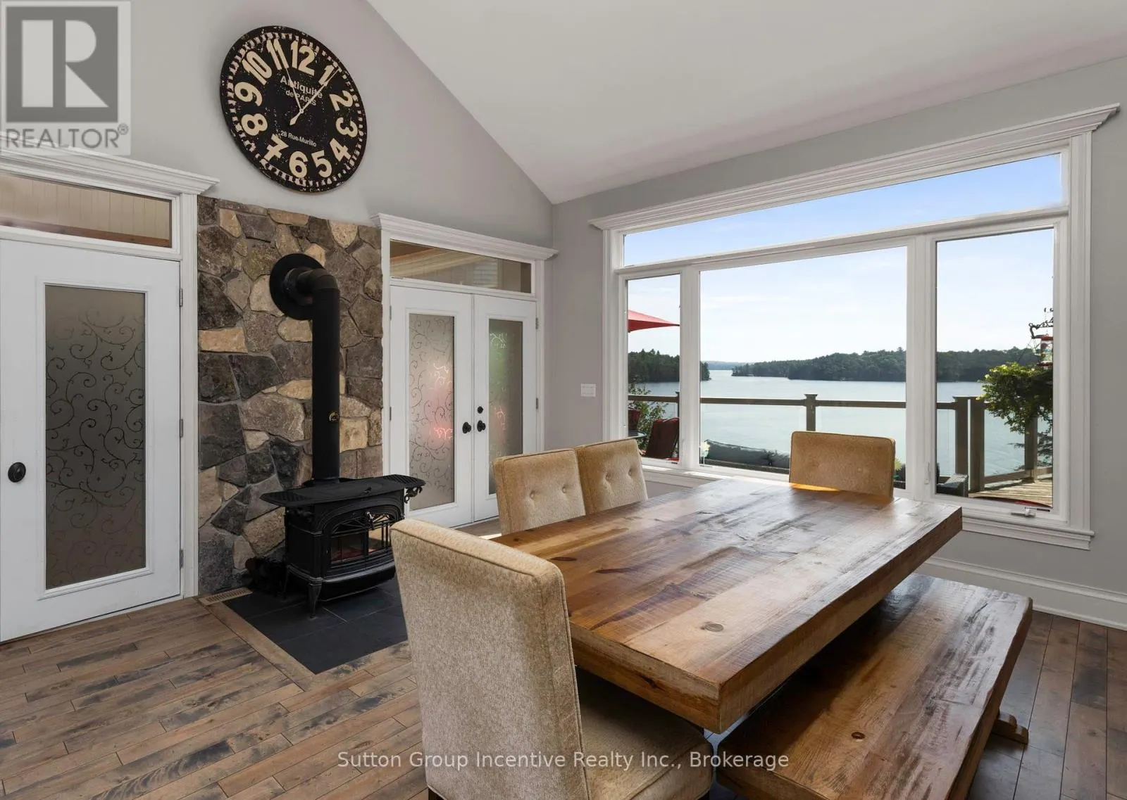 15 GORDON POINT LANE