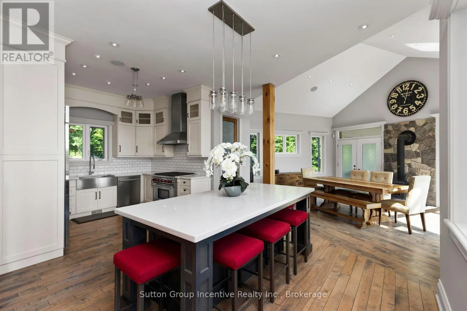 15 GORDON POINT LANE
