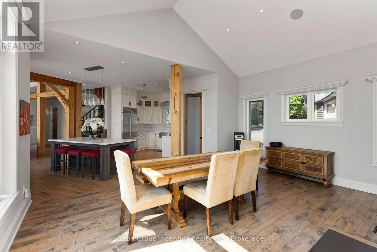 15 GORDON POINT LANE
