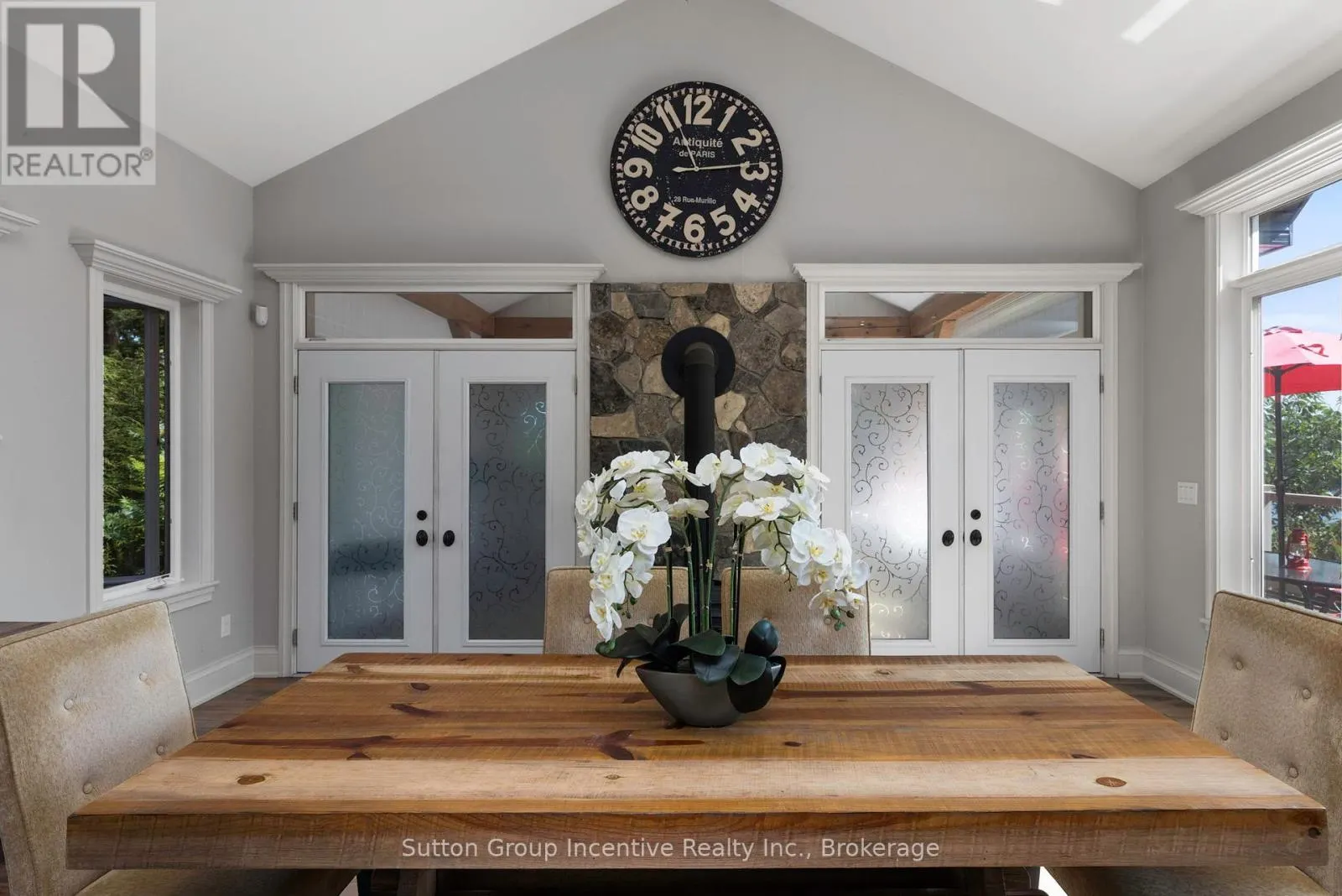 15 GORDON POINT LANE