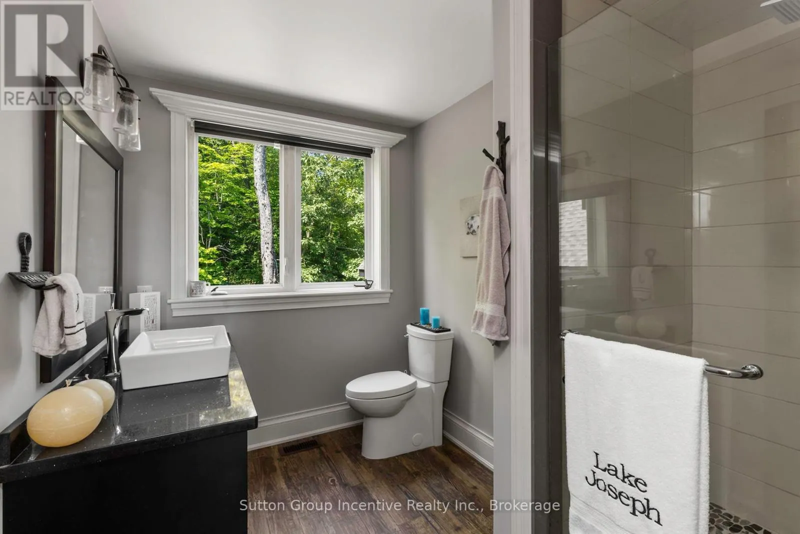 15 GORDON POINT LANE