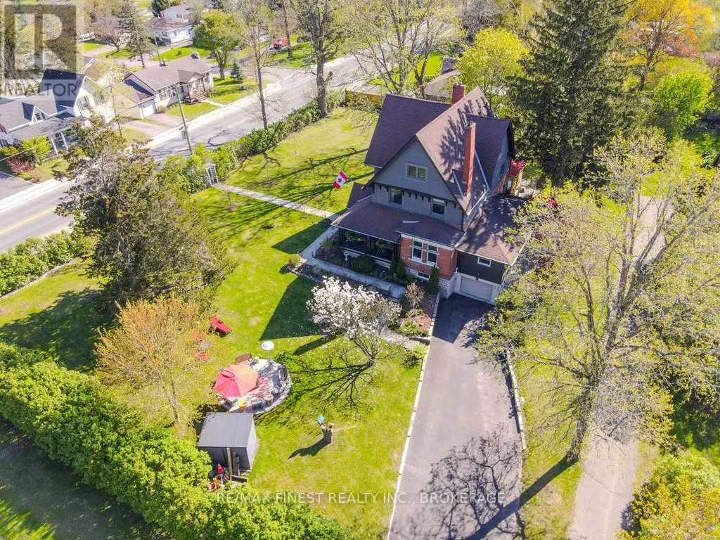 265 DUNDAS STREET W
