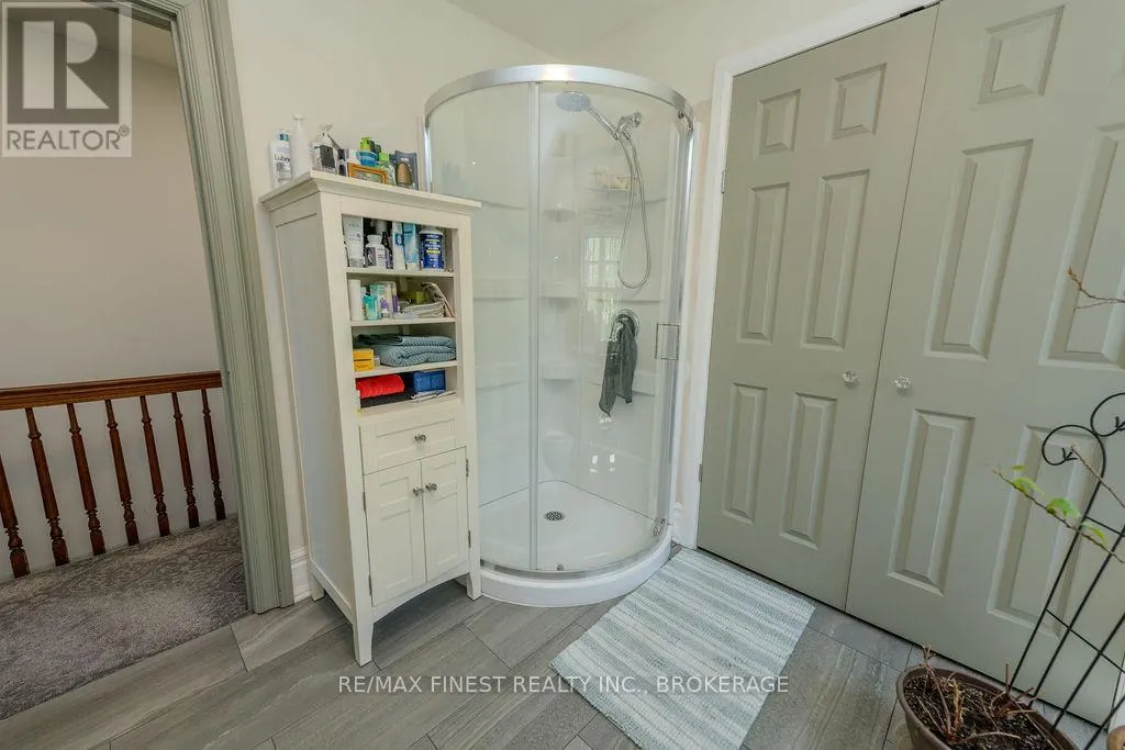 265 DUNDAS STREET W
