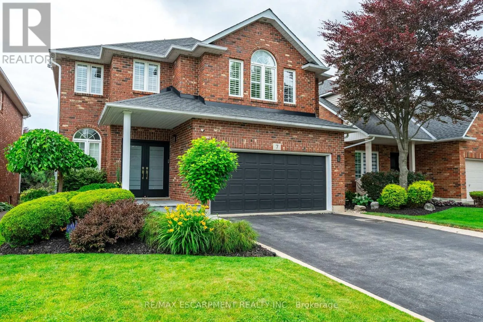 7 VOLTERRA COURT