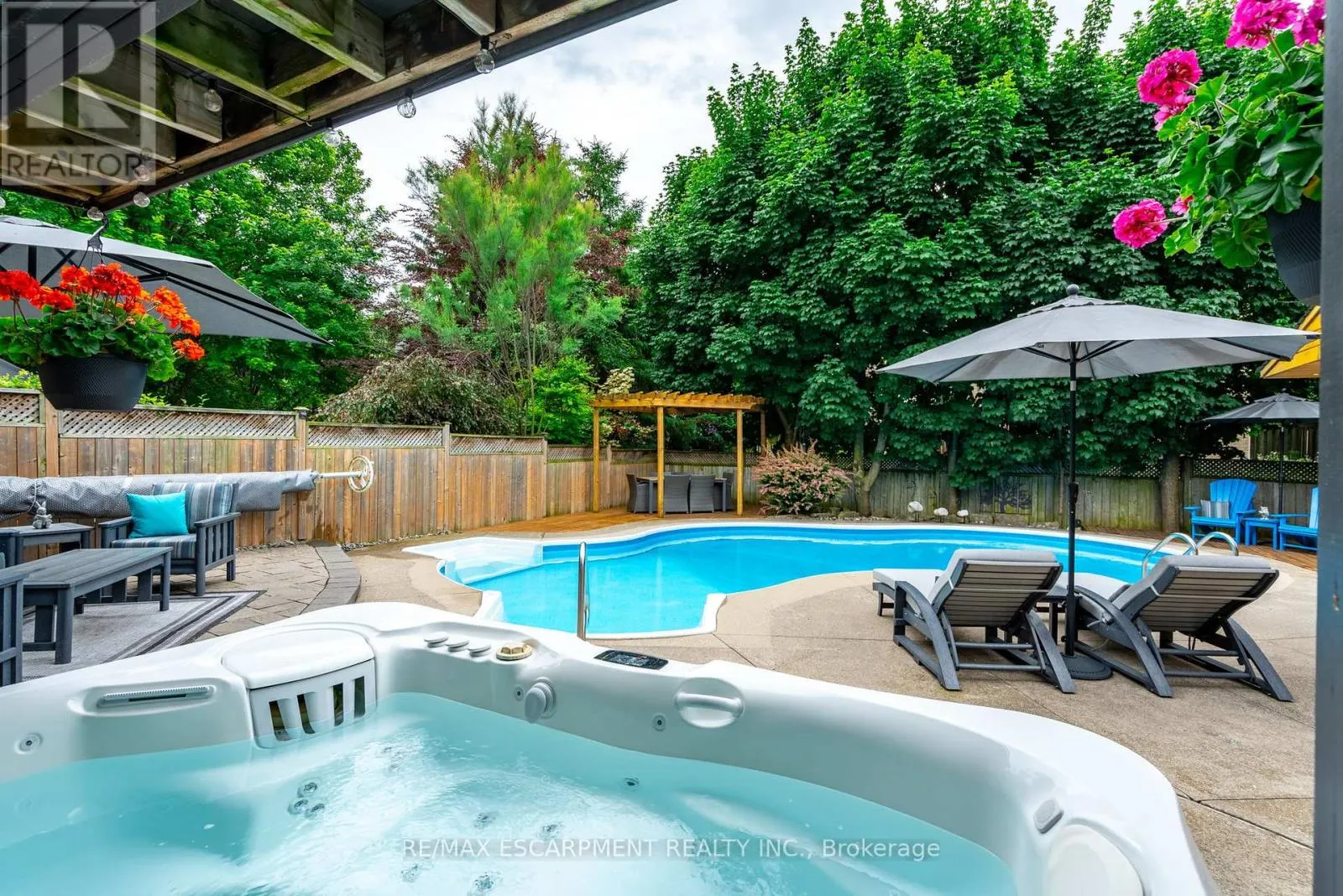 7 VOLTERRA COURT
