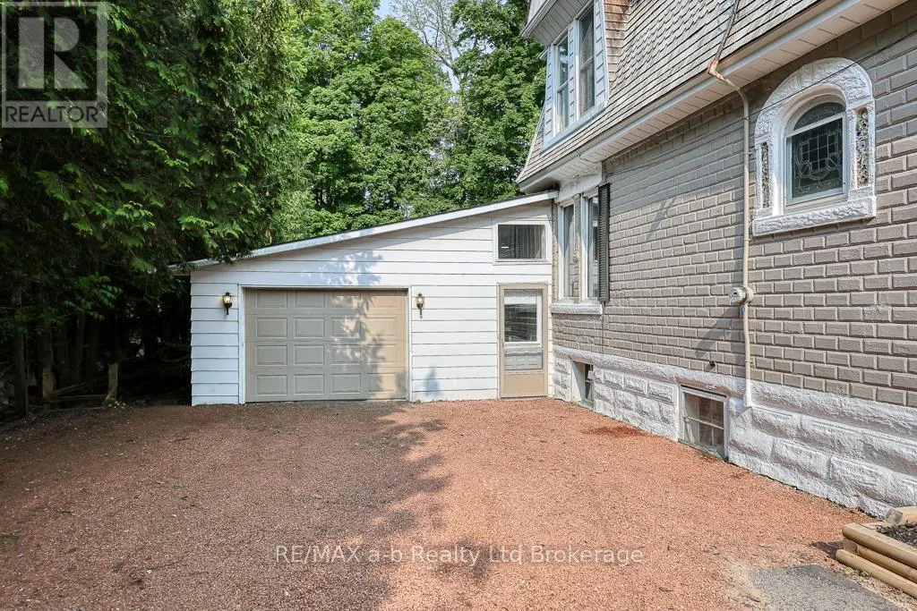 189 ROLPH STREET