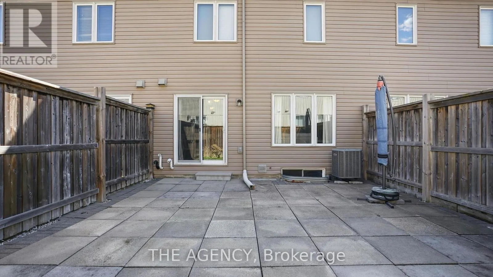 9 LYNCH CRESCENT