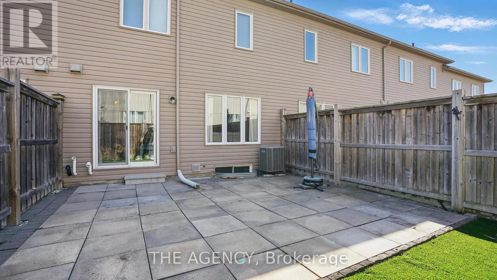 9 LYNCH CRESCENT