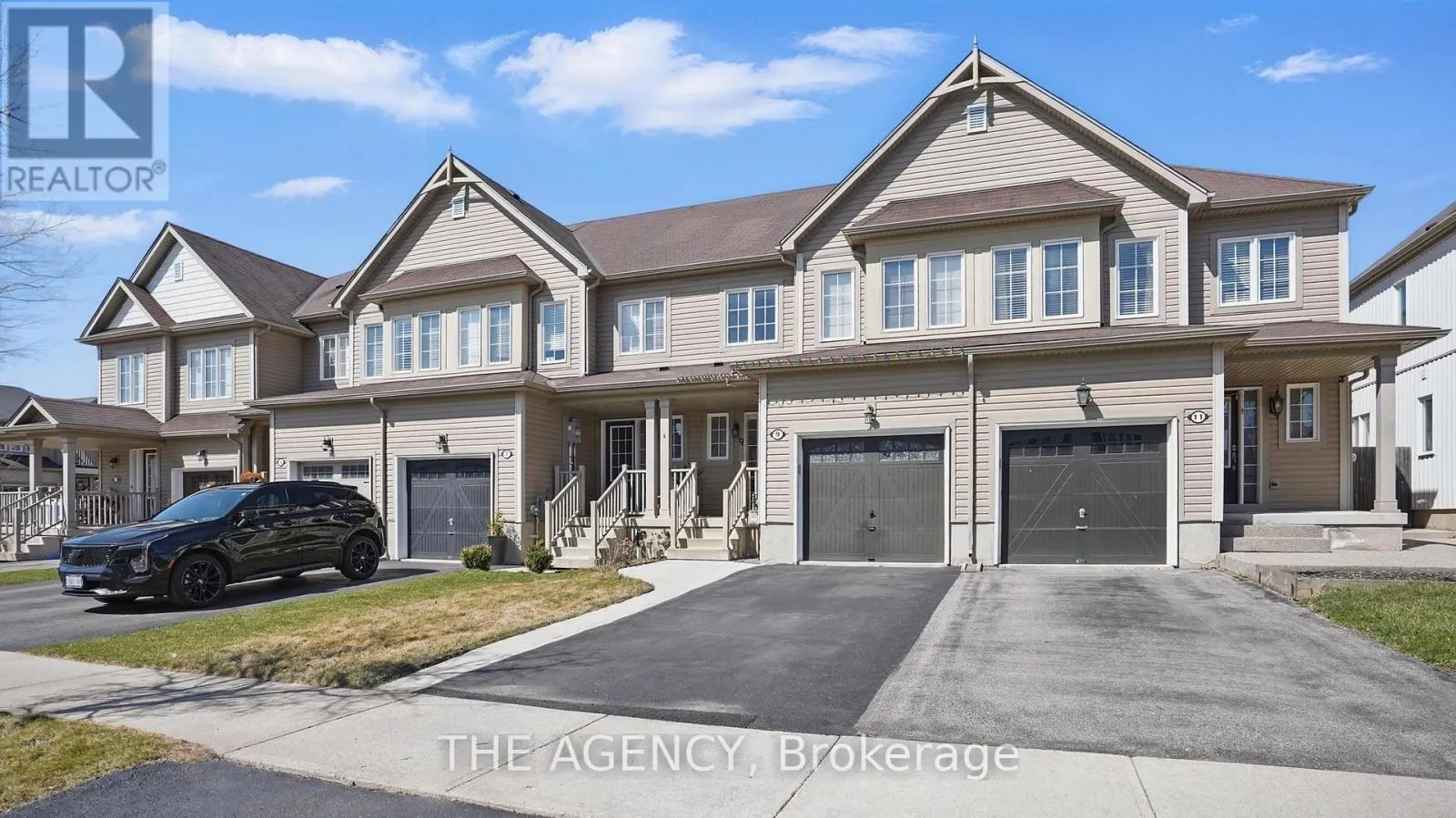 9 LYNCH CRESCENT