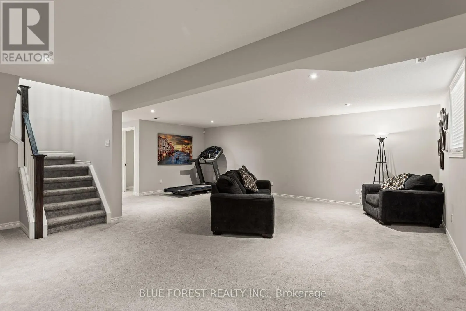42 HICKORY LANE
