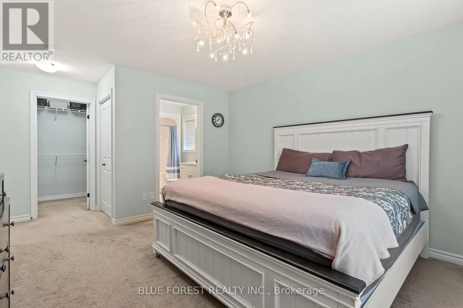 42 HICKORY LANE