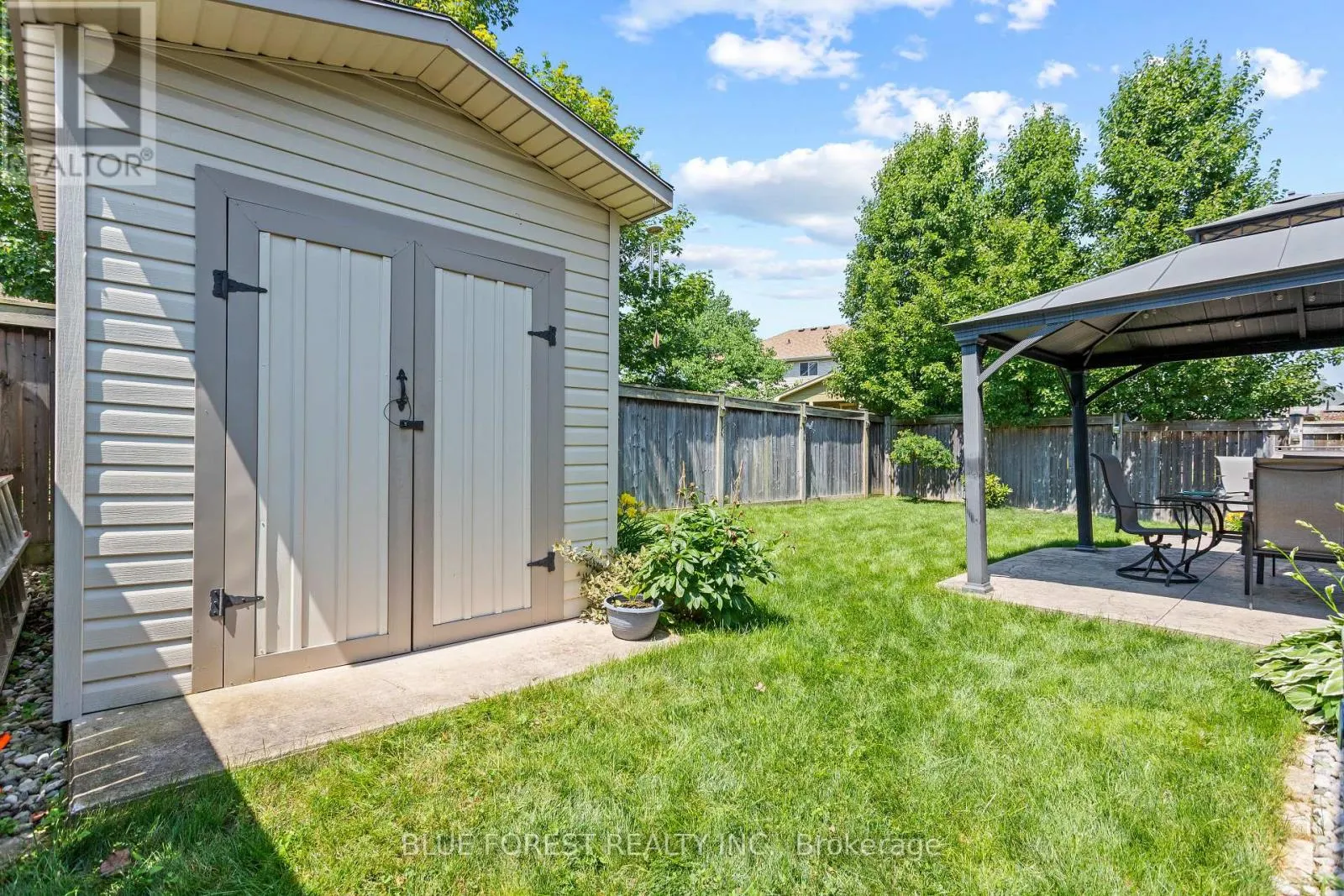 42 HICKORY LANE