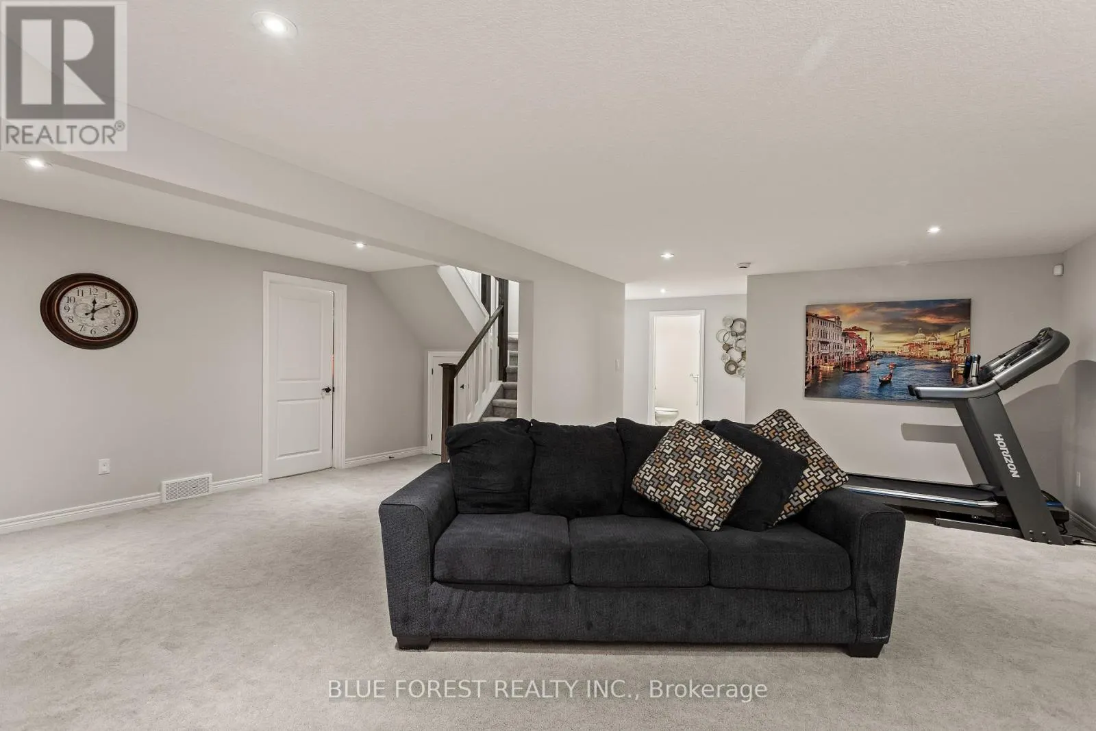 42 HICKORY LANE