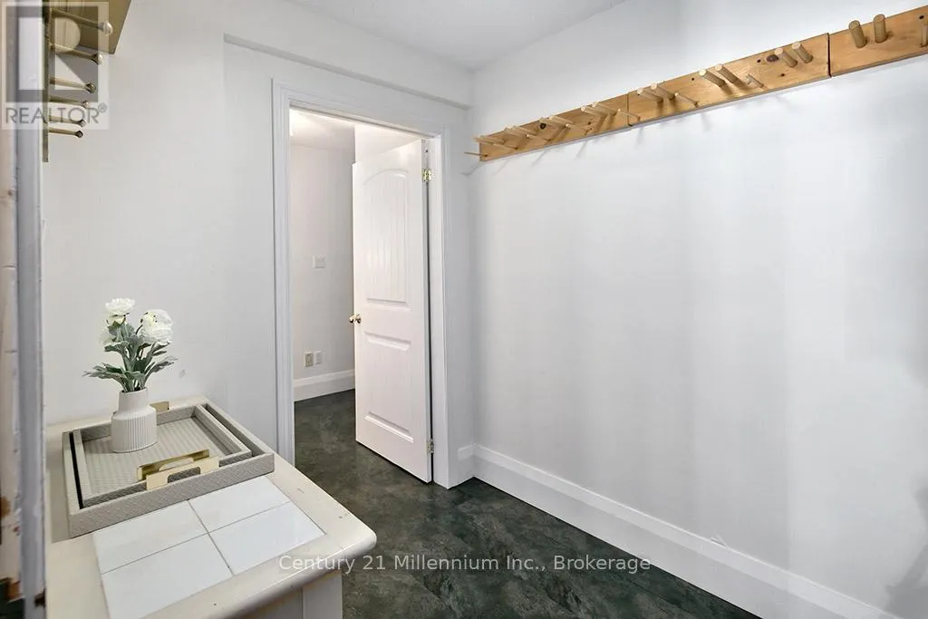 121 - 796404 GREY ROAD 19, #121