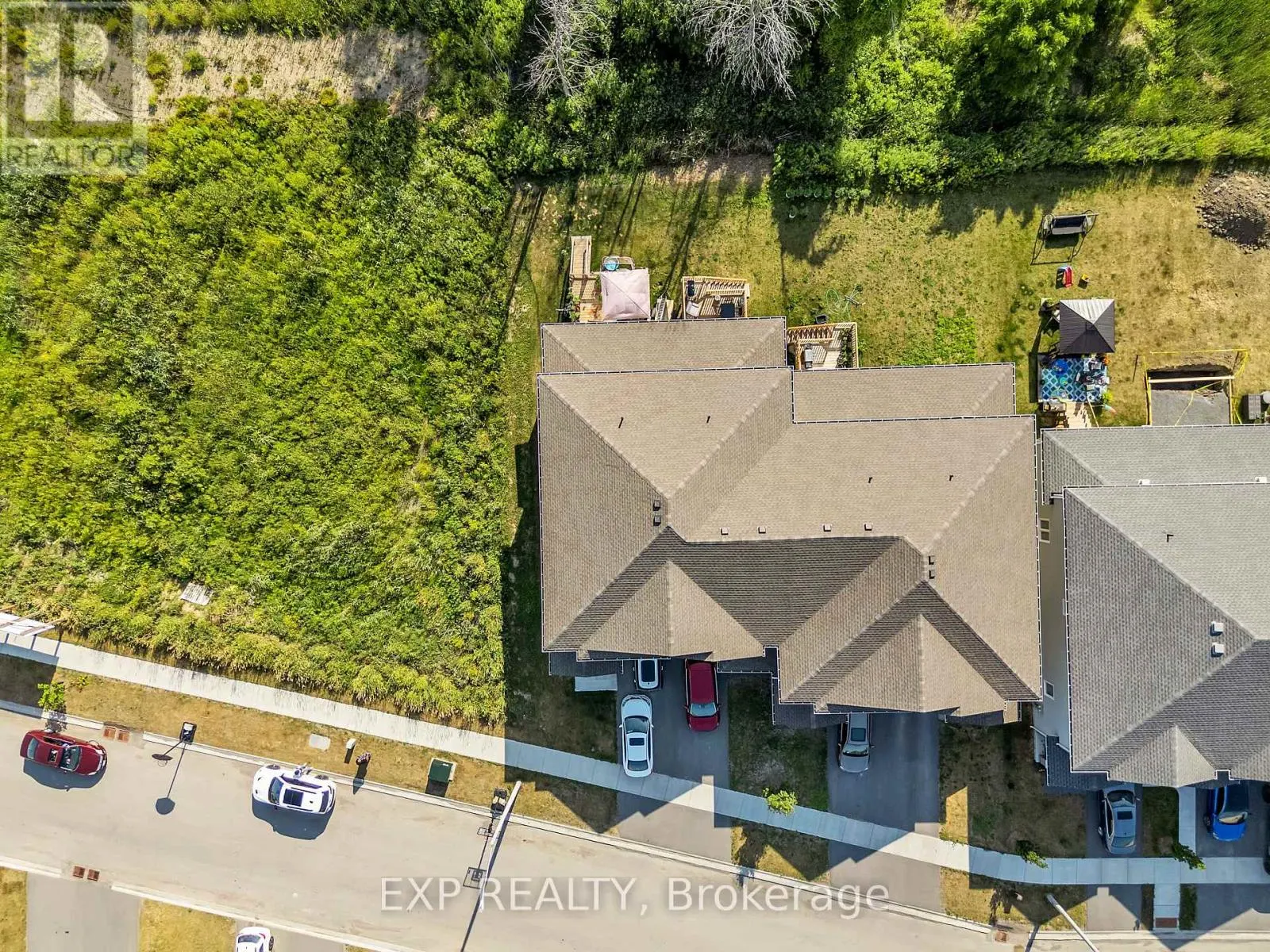 216 HERITAGE PARK DRIVE