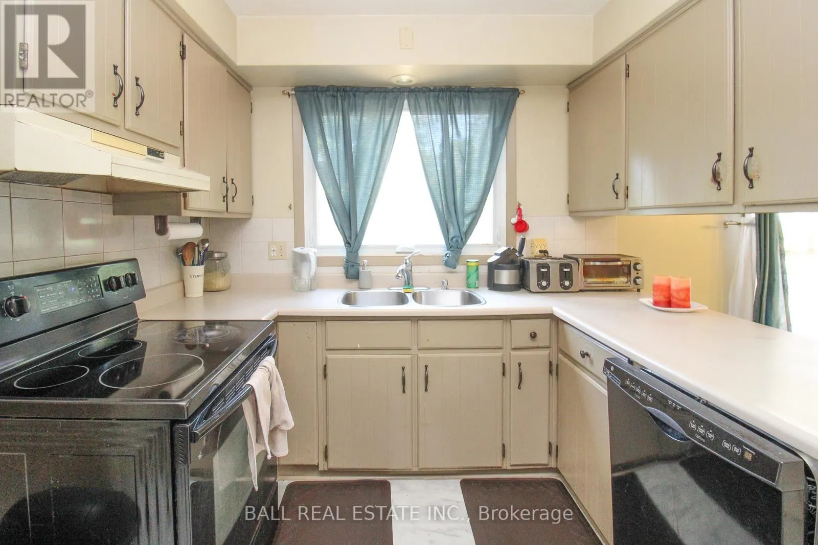 1305 BRIDLE DRIVE