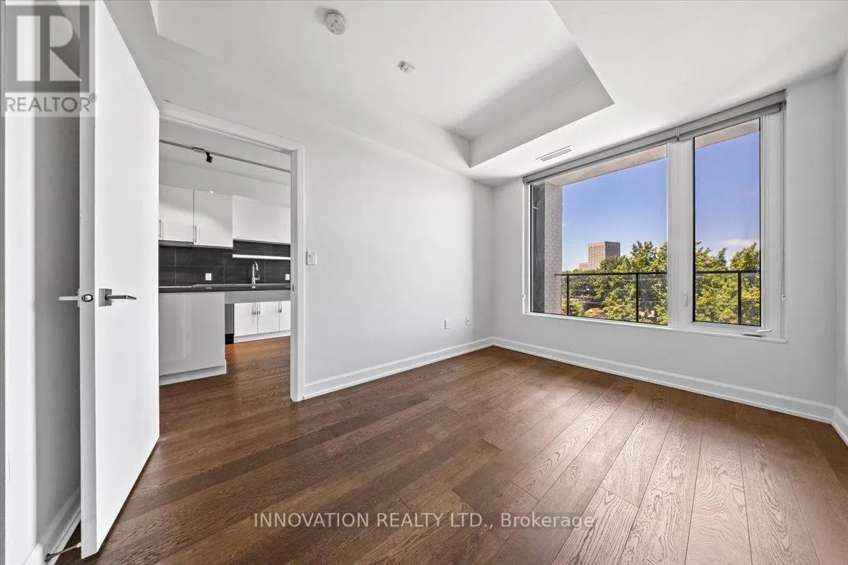 410 - 10 ROSEMOUNT AVENUE W