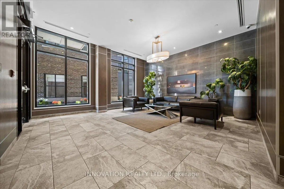 410 - 10 ROSEMOUNT AVENUE W