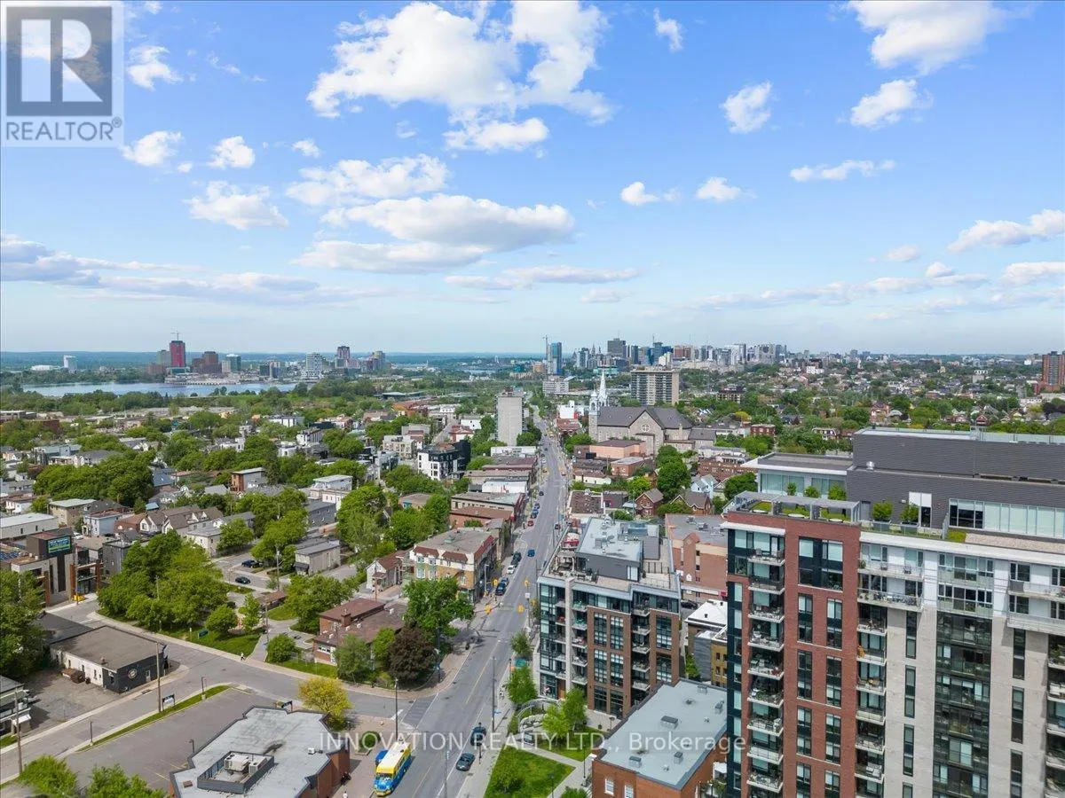 410 - 10 ROSEMOUNT AVENUE W