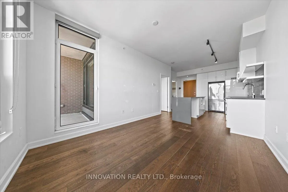 410 - 10 ROSEMOUNT AVENUE W