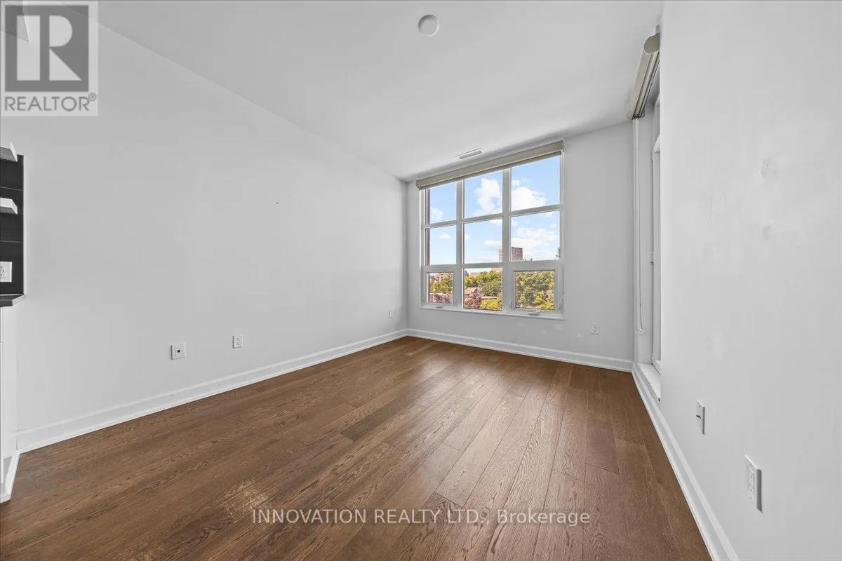 410 - 10 ROSEMOUNT AVENUE W