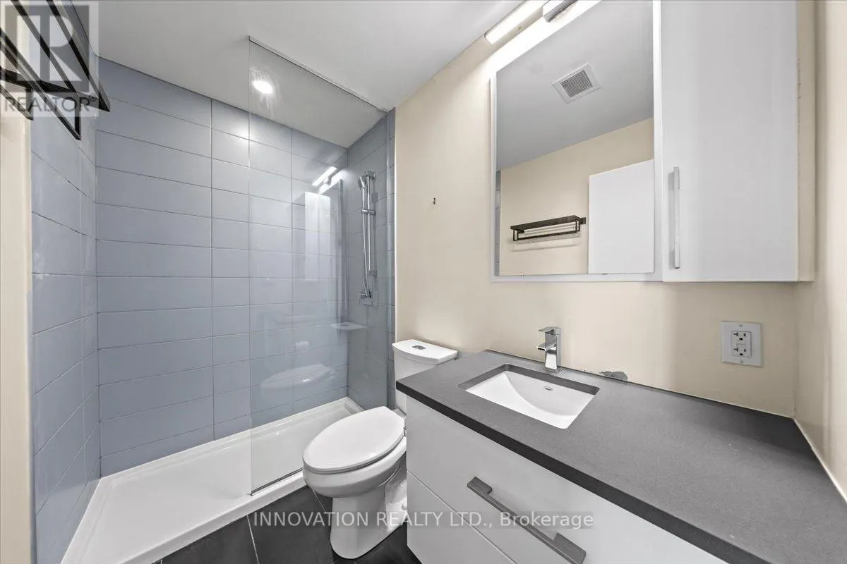 410 - 10 ROSEMOUNT AVENUE W