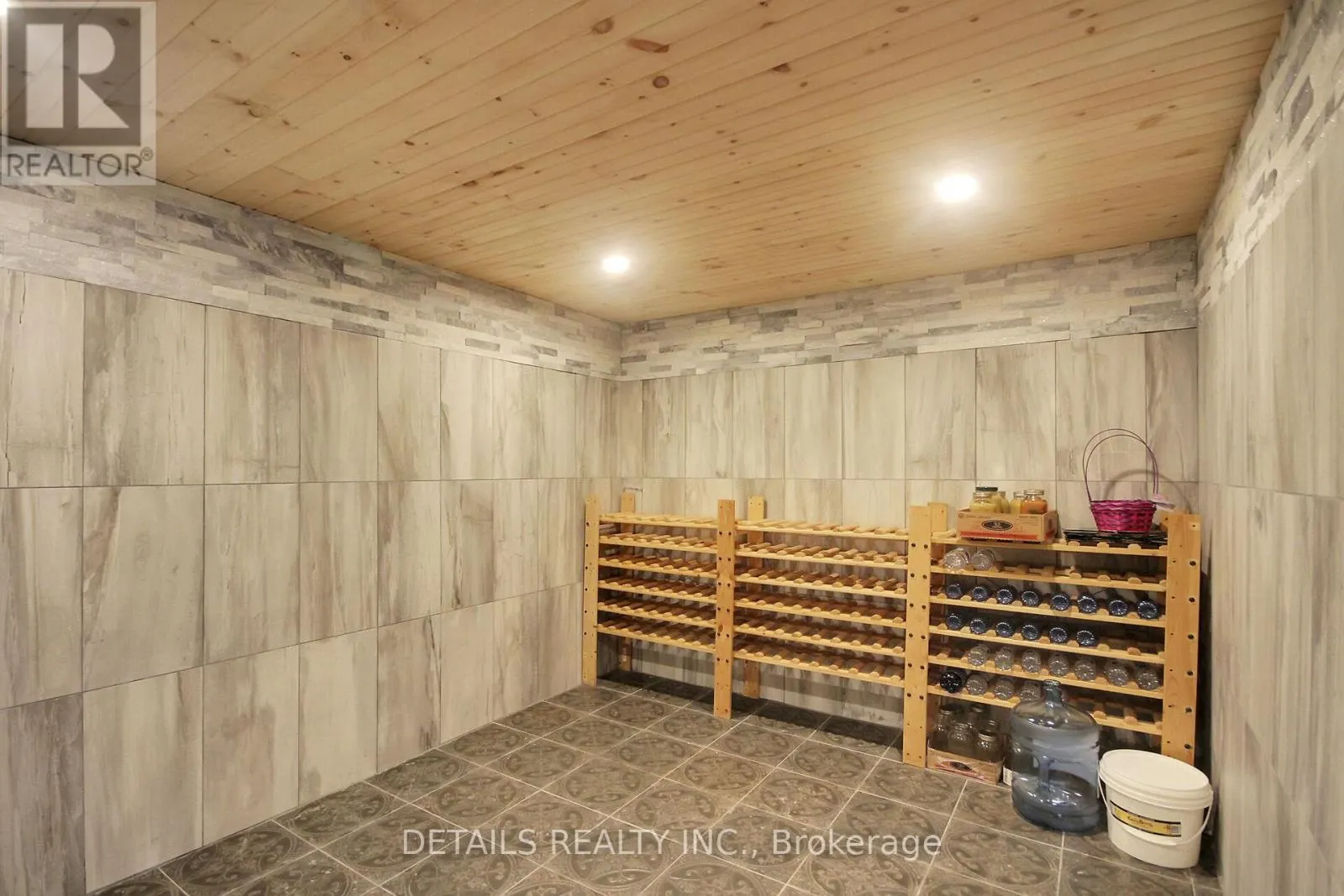 1341 SHYLO CRESCENT