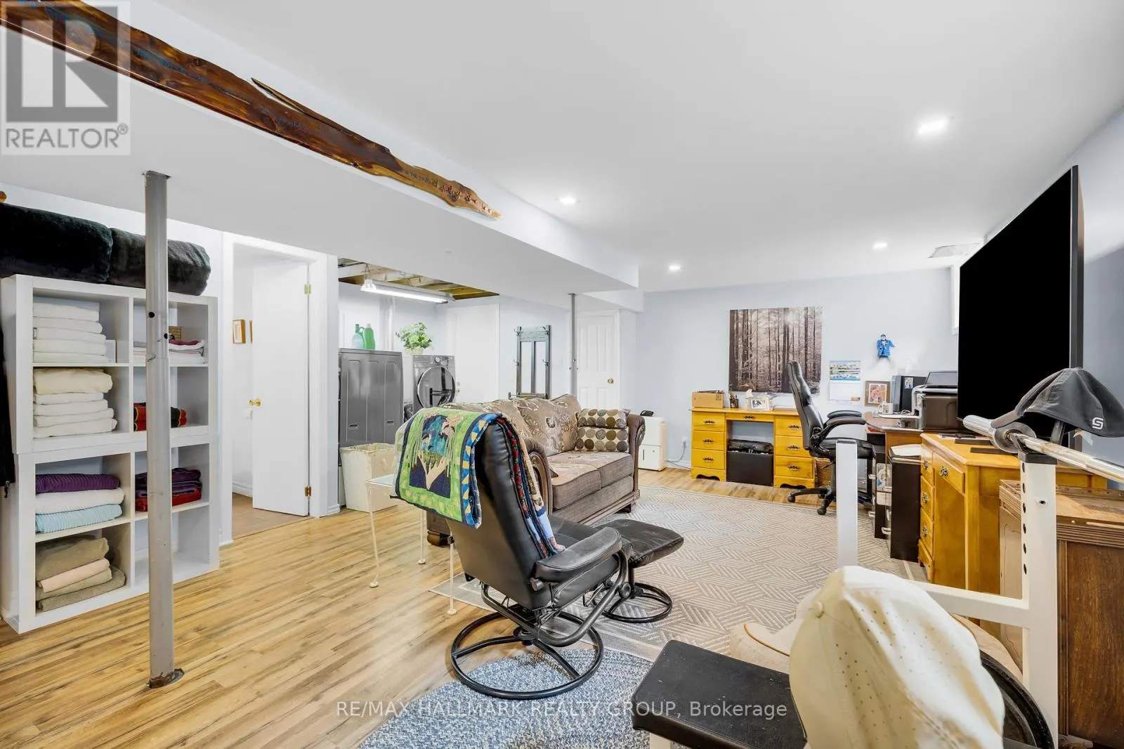 1182 QUEENSLAND PLACE