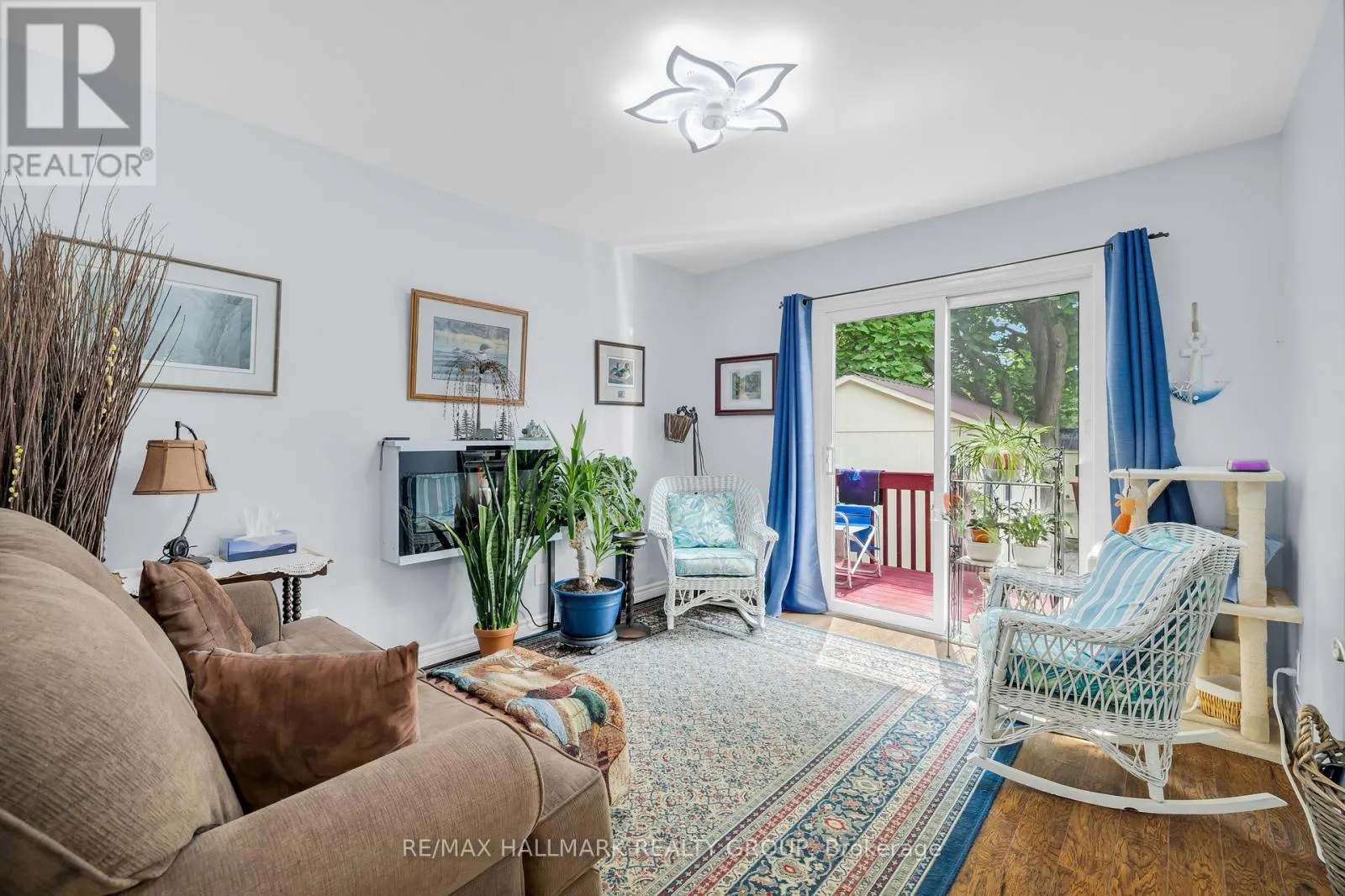 1182 QUEENSLAND PLACE