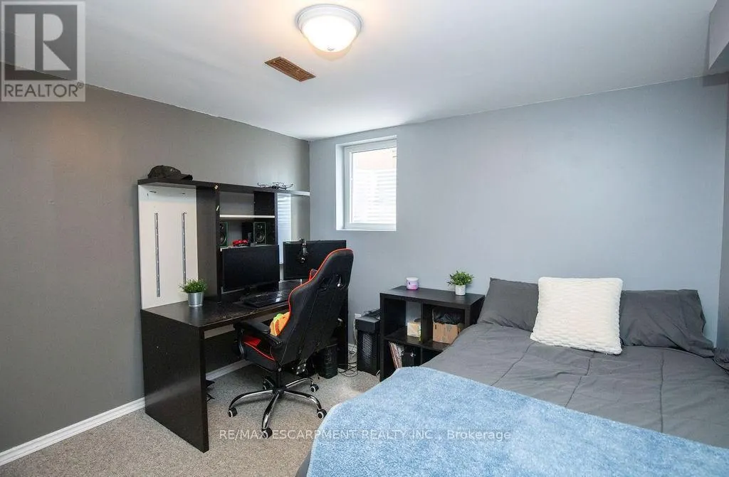 54 MERRITT CRESCENT