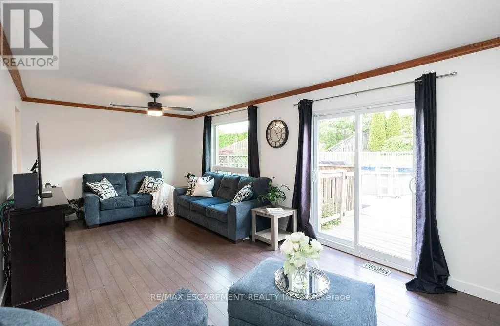 54 MERRITT CRESCENT