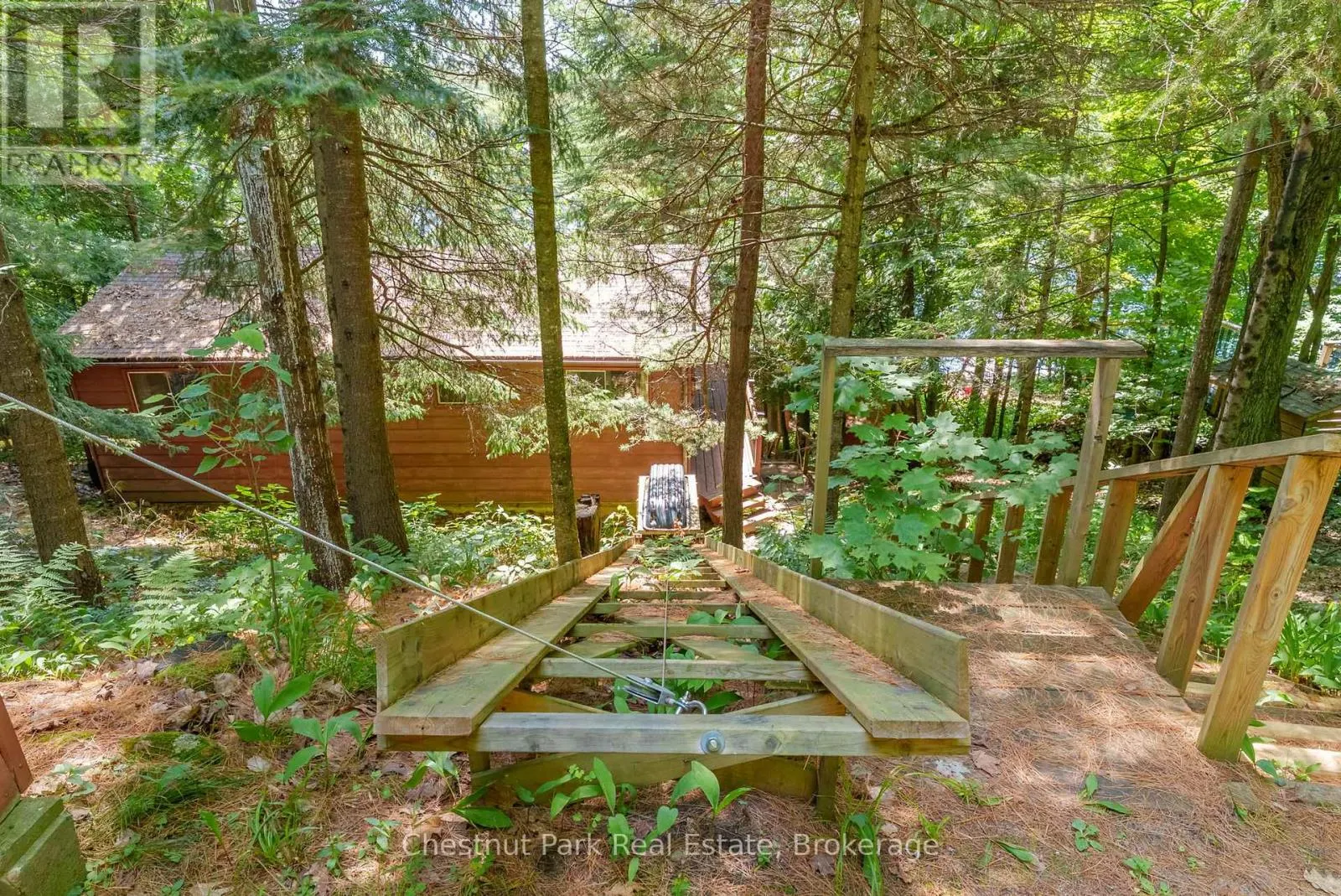 1054 10 DEEWOOD DRIVE