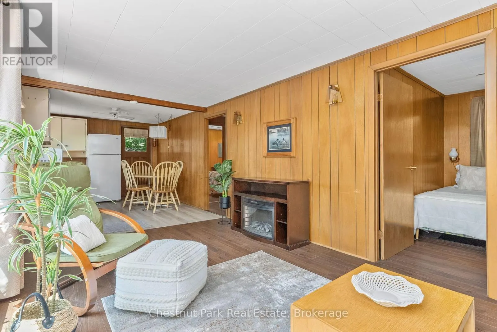 1054 10 DEEWOOD DRIVE