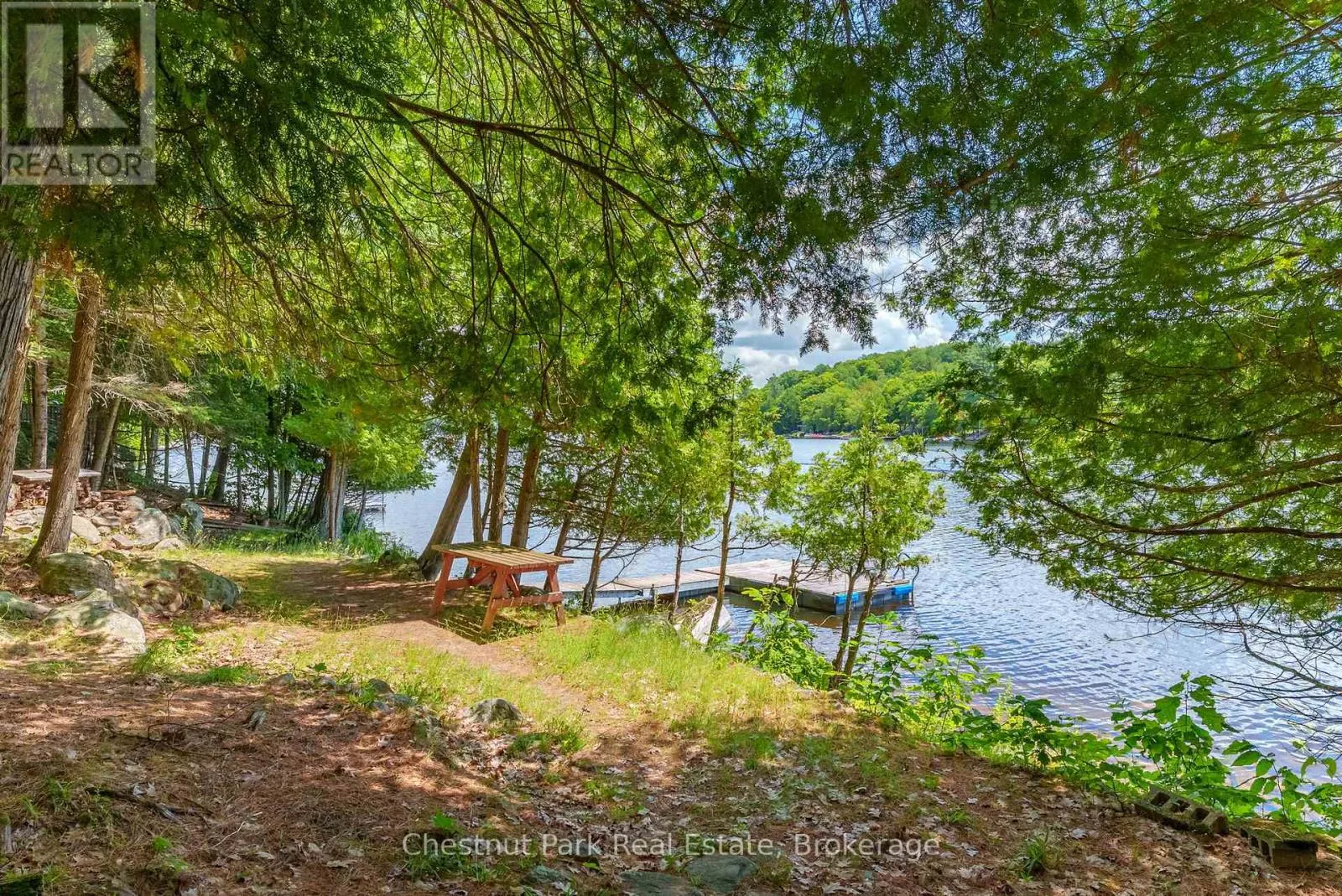 1054 10 DEEWOOD DRIVE