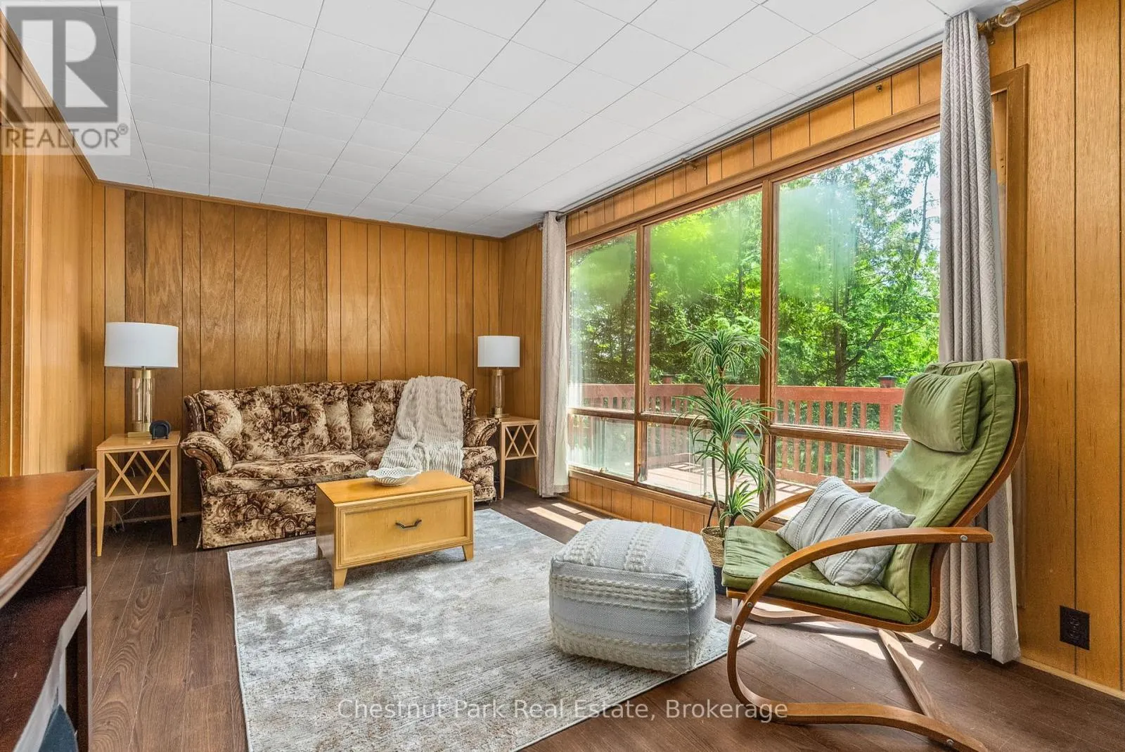 1054 10 DEEWOOD DRIVE