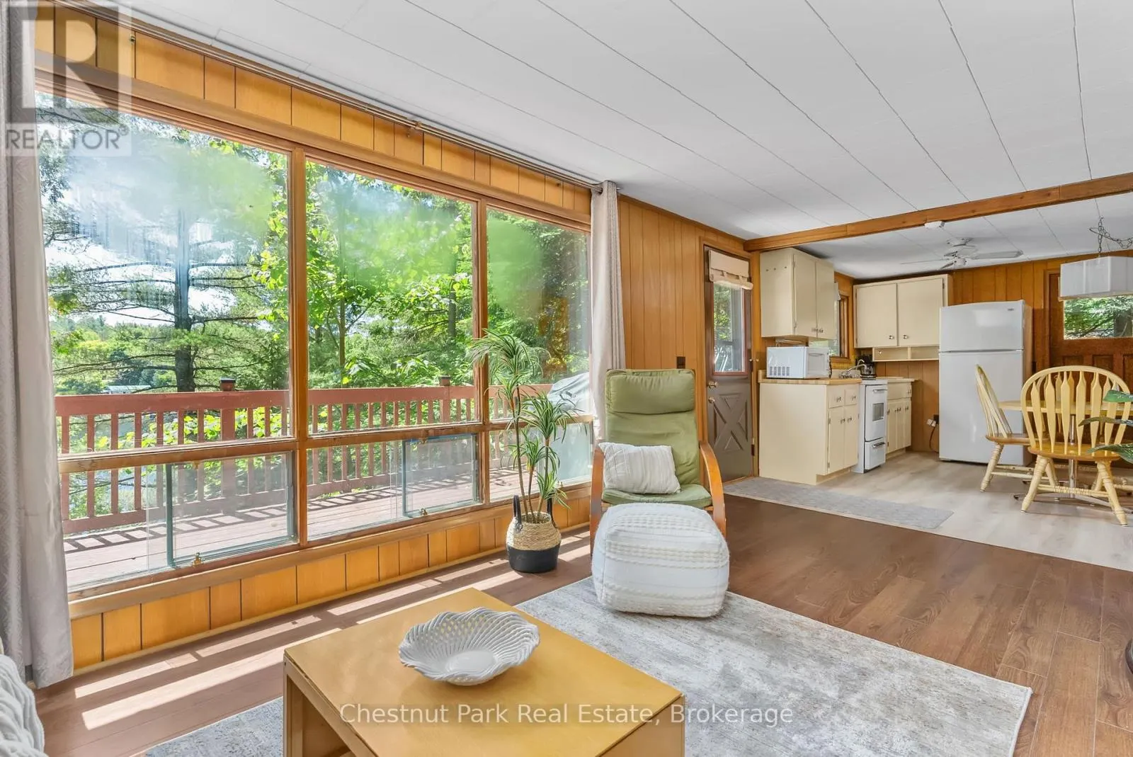 1054 10 DEEWOOD DRIVE