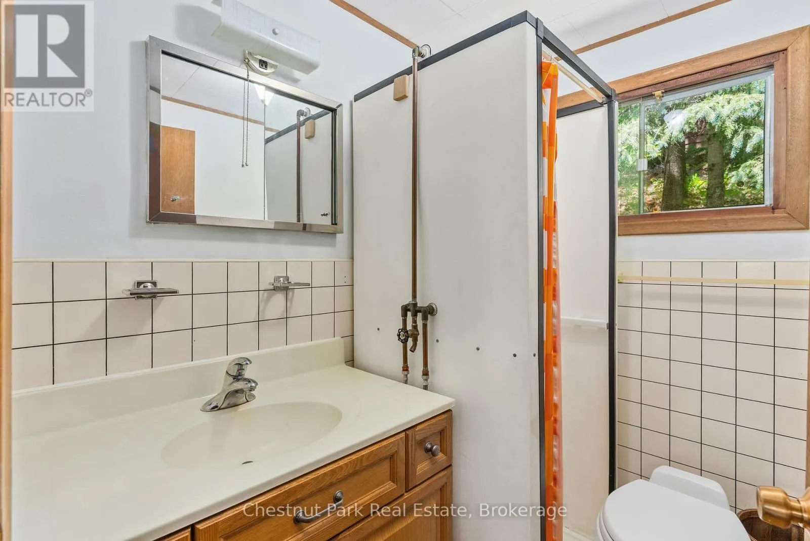 1054 10 DEEWOOD DRIVE