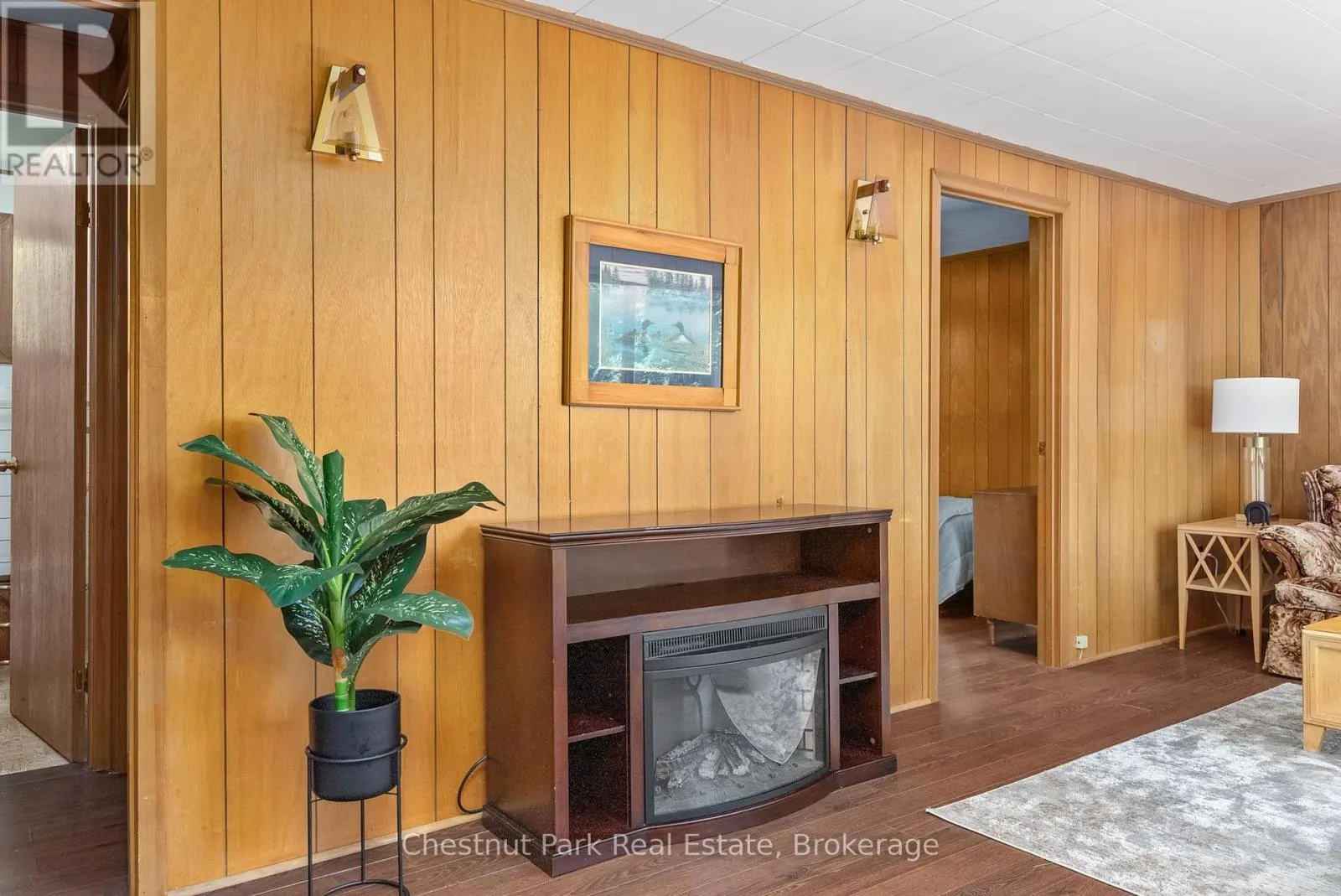 1054 10 DEEWOOD DRIVE